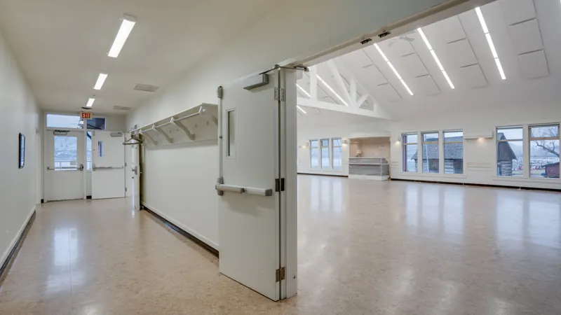Entry corridor into the hall