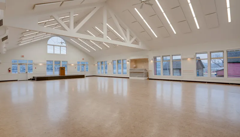 Open hall floor under the vaulted ceiling